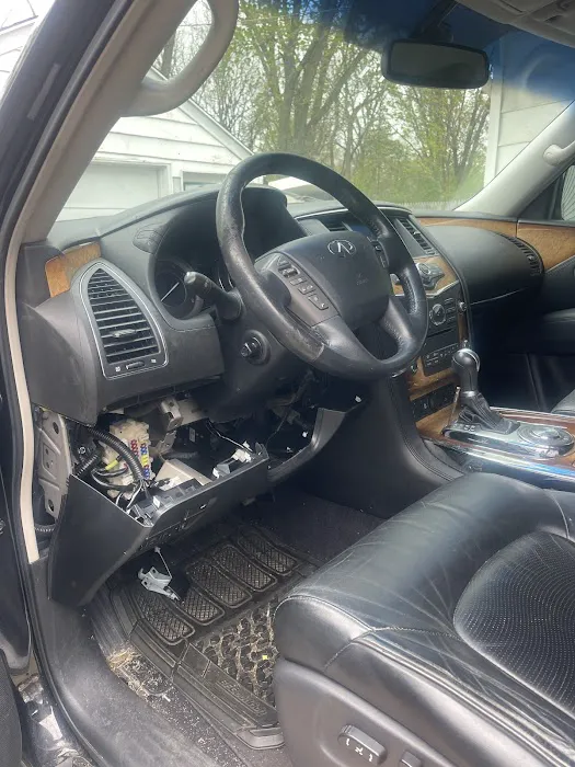 Tom Naquin Nissan Service 1