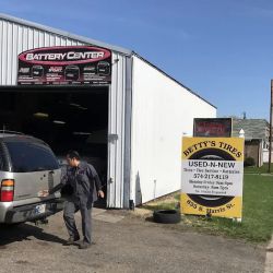 Betty's Tires ico