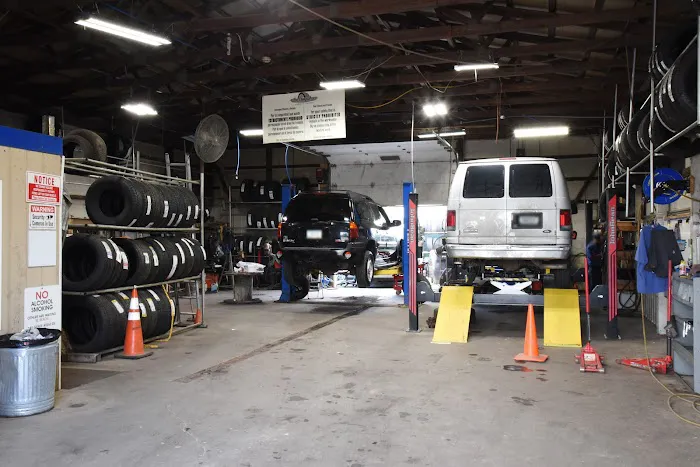 Los Compadres auto repair &tire shop 1
