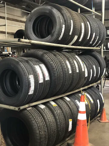 Los Compadres auto repair &tire shop 8