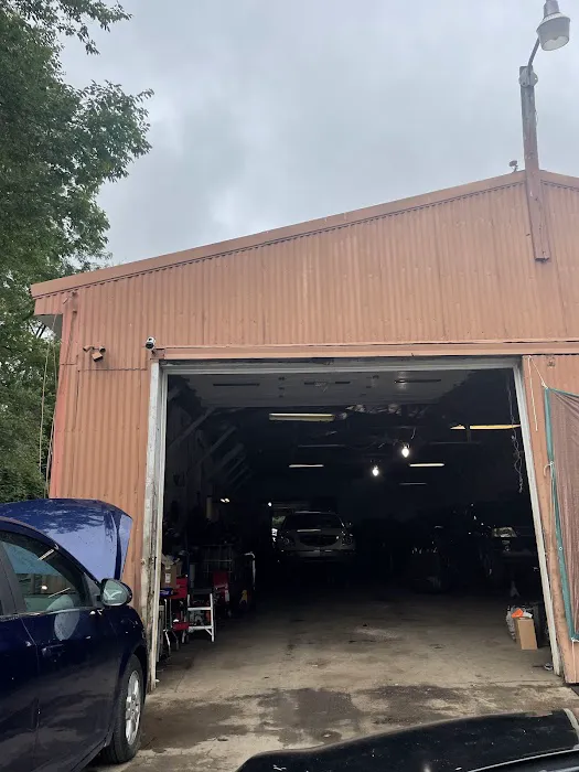 Barrios Garage 0