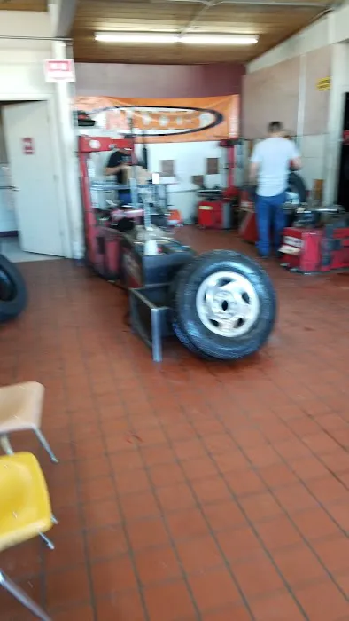 Carlos Tire Shop 0