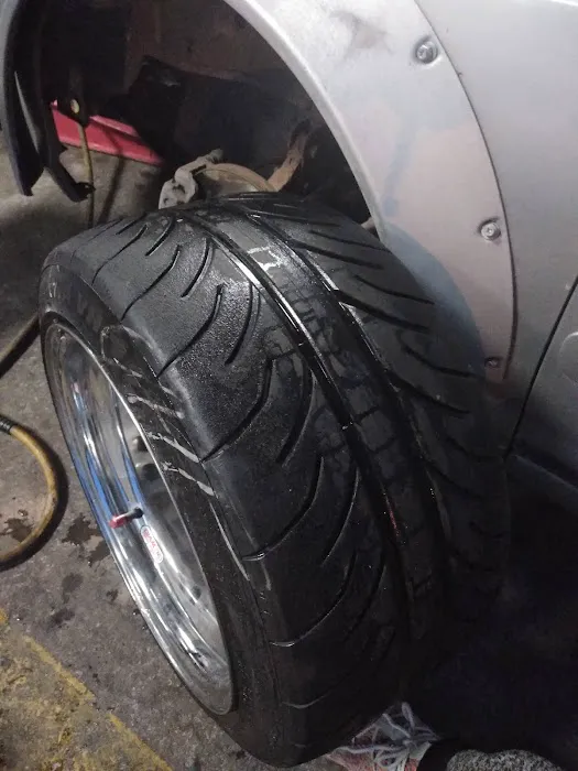 Carlos Tire Shop 7