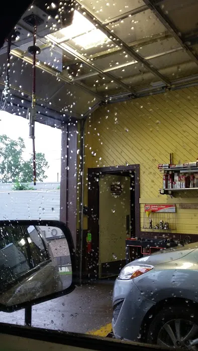 Uncle Ed's Oil Shoppe 9