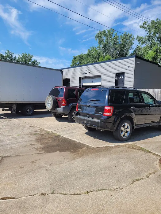 Straub's Auto & Truck Service 8