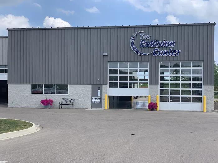 The Collision Center at Friendly Ford Lincoln 0