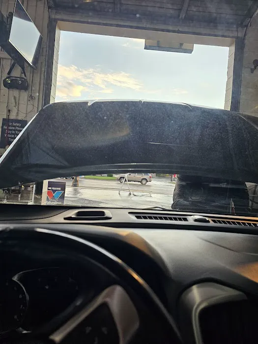 Gulf Auto Lube featuring Valvoline 4