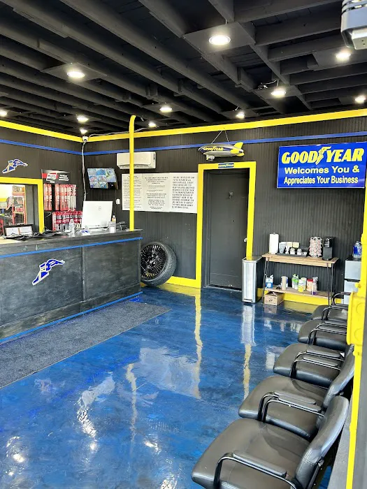 Van Born & Beech Daly - Goodyear Auto Service 8