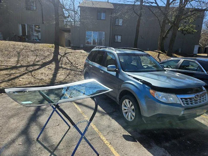 Skyview Auto Glass Walled Lake 1