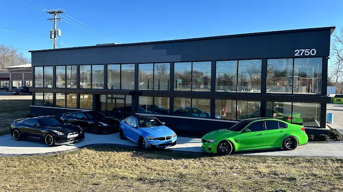 The Auto Lounge 0