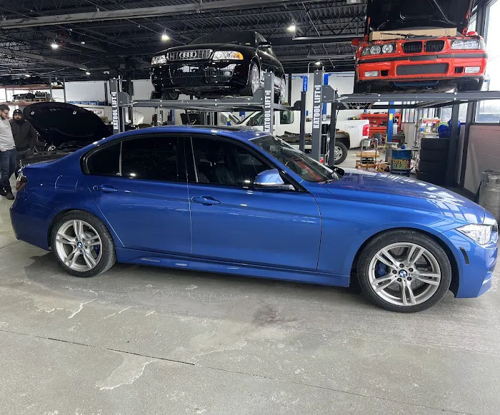 The Auto Lounge 5