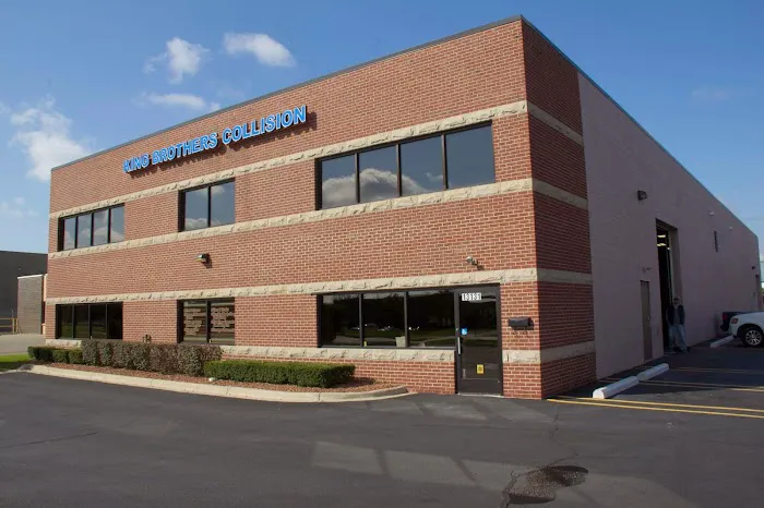King Brothers Collision - Livonia 1
