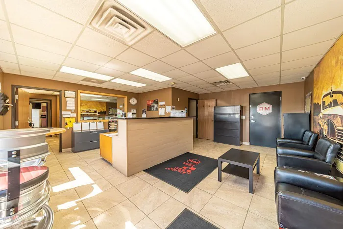 King Brothers Collision - Livonia 3