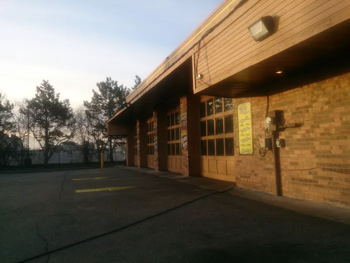 Uncle Ed's Oil Shoppe 4