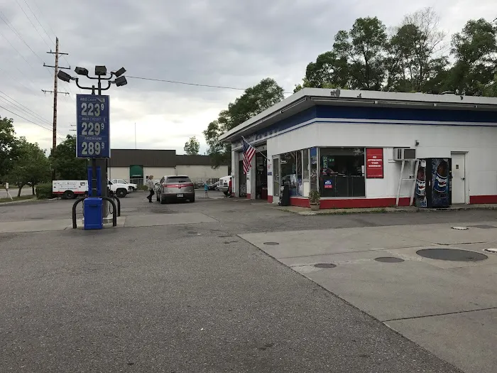 Lieblich's Garage 5