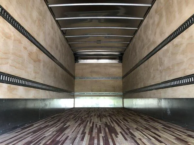 Fox Isuzu Truck - Commercial Service Center 3