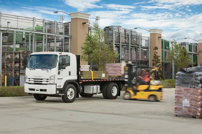Fox Isuzu Truck - Commercial Service Center 9