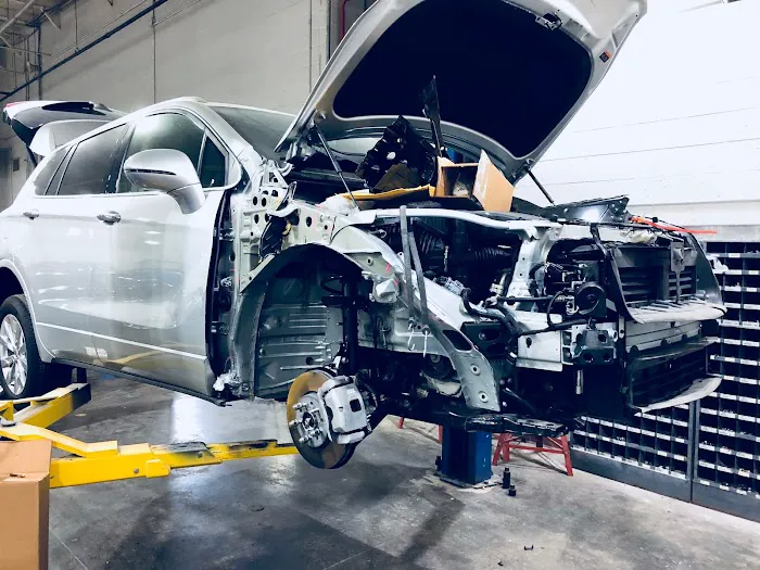 Fox Motors Collision Center - Farmington Hills 2