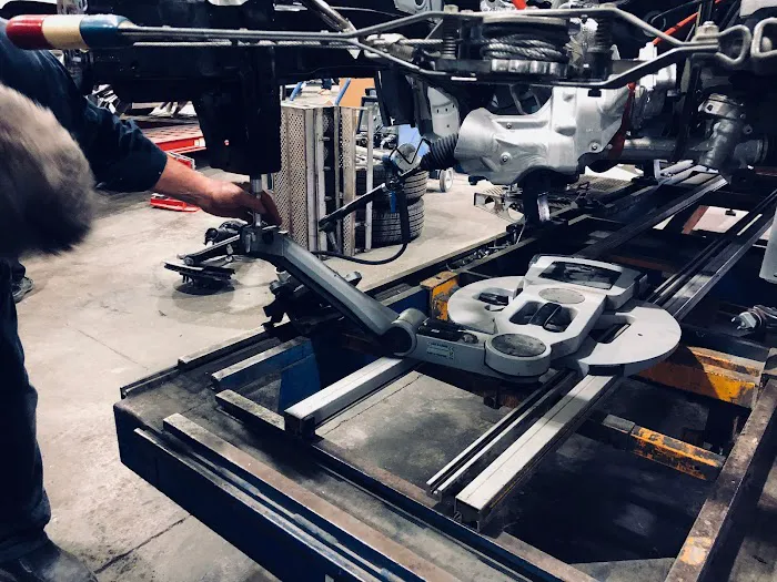 Fox Motors Collision Center - Farmington Hills 4