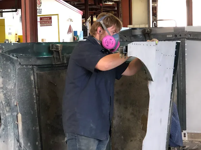 Peterbilt of Council Bluffs Body Shop 1