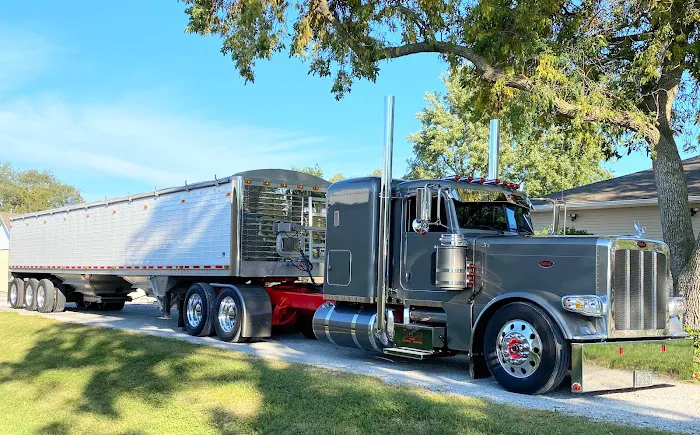 Peterbilt of Council Bluffs Body Shop 2
