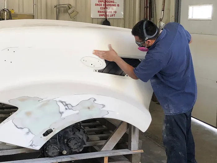 Peterbilt of Council Bluffs Body Shop 4