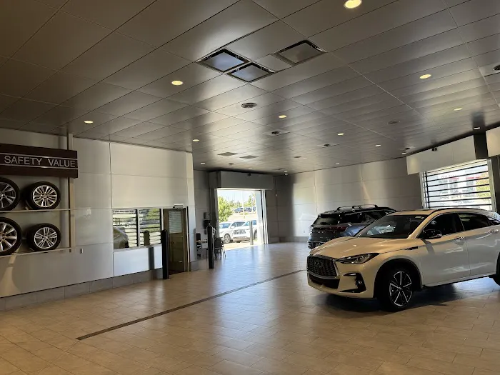 INFINITI of Omaha Service 4