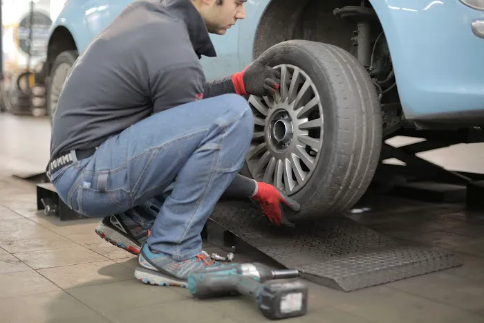 Cabrera Tires Services 4