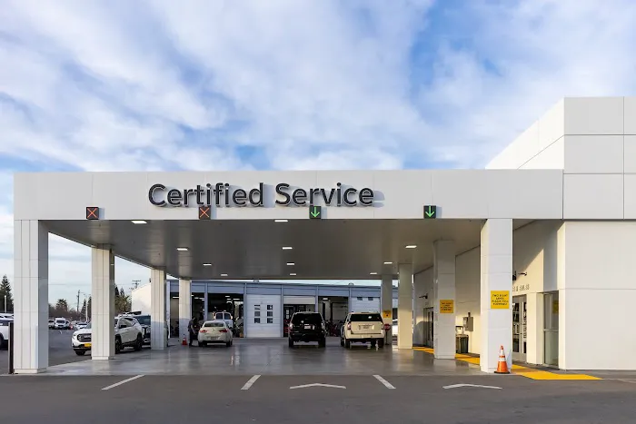 Capitol GMC Service Center 0