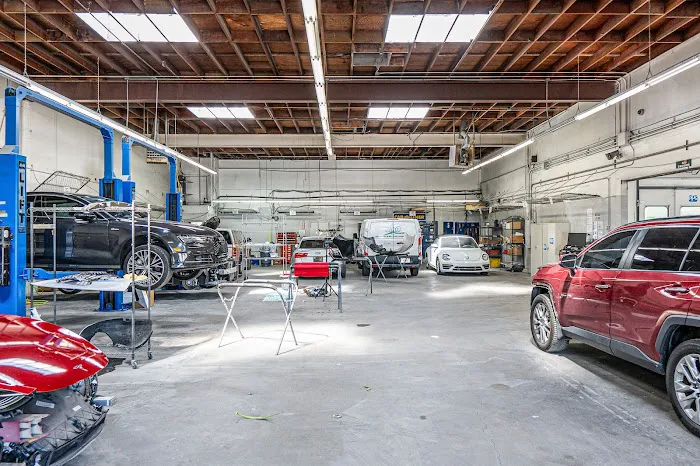 Active Auto Body West - Evelyn Avenue 2