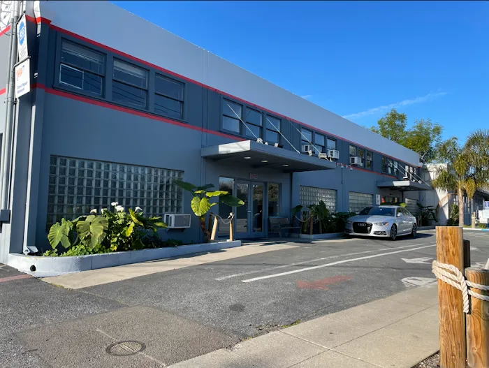 Active Auto Body West - Evelyn Avenue 8