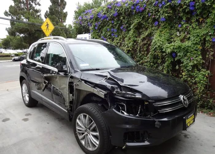 Benz Collision 8