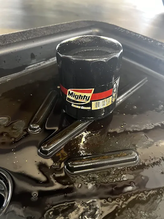 SpeeDee Oil Change & Auto Service 3