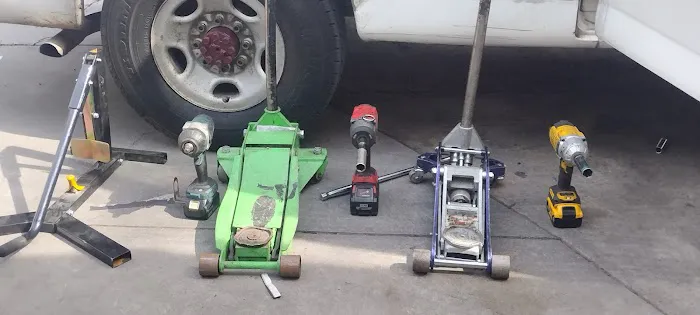 24 /7Flat tire repair 2