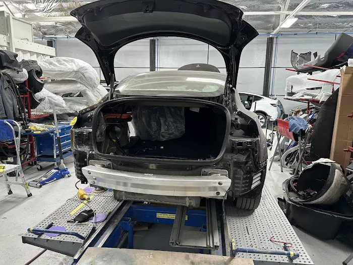 JP Auto Body Shop - Redwood City 3