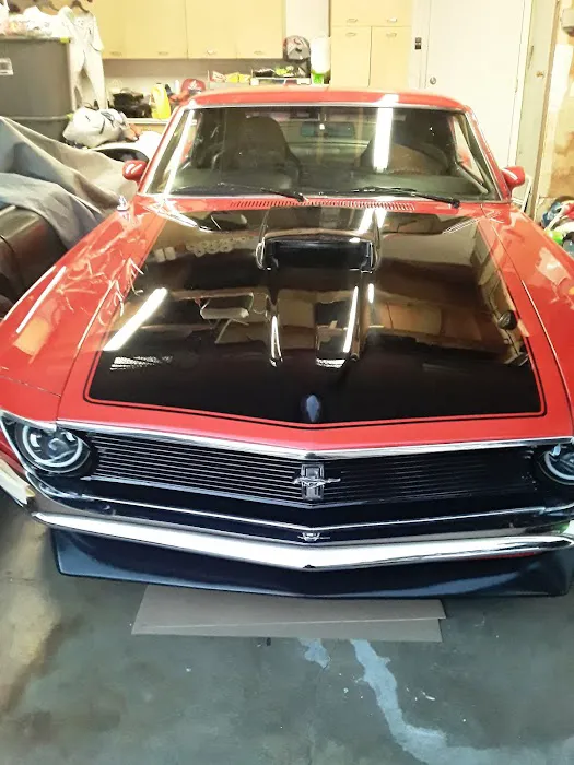 Olid's Auto Painting and Collision 8