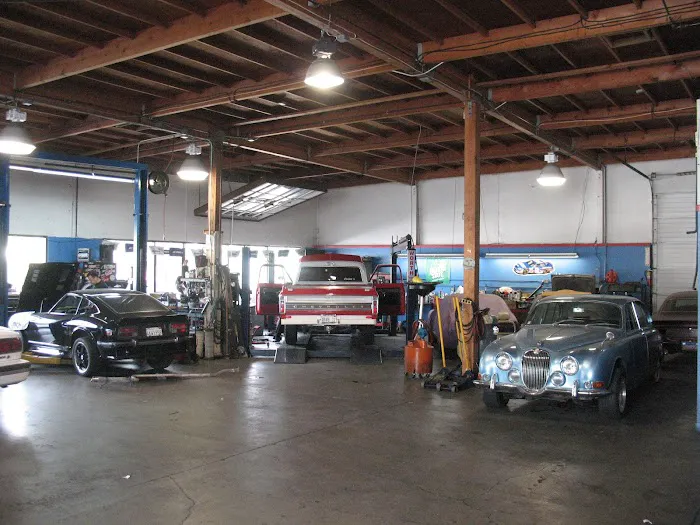 Dando's Automotive 1
