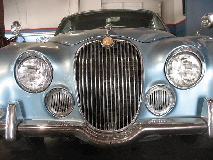 Dando's Automotive 3