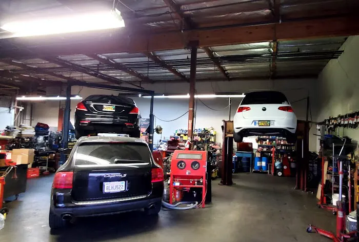 Santos Automotive 2
