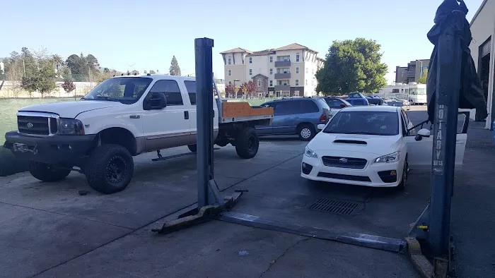 Leadfoot Automotive 0