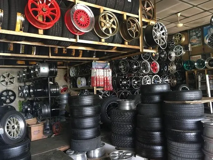 Tire Shop Manzanares 2