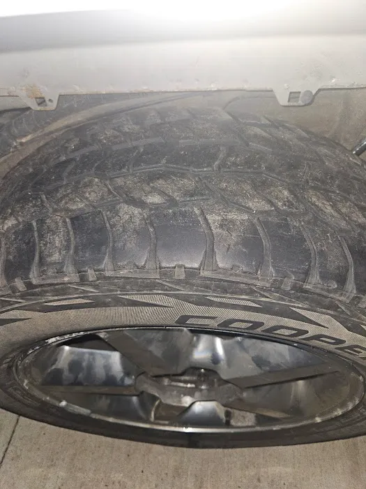 Tire Shop Manzanares 0