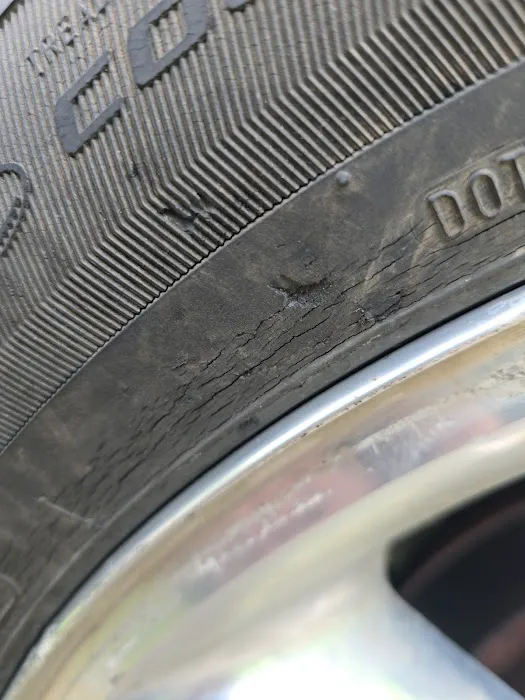Tire Shop Manzanares 1