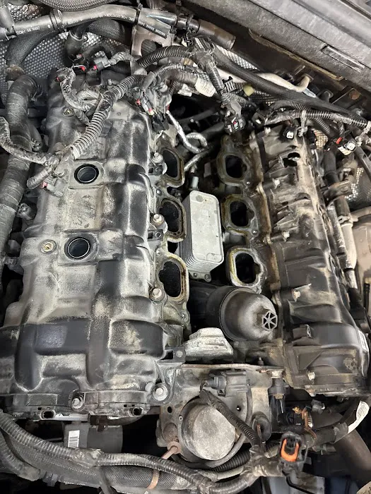 Cam’s Automotive 0