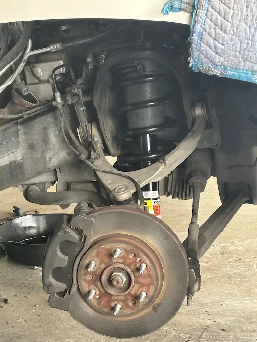 Auto Repair Mechanics Pineda Mecanico 3