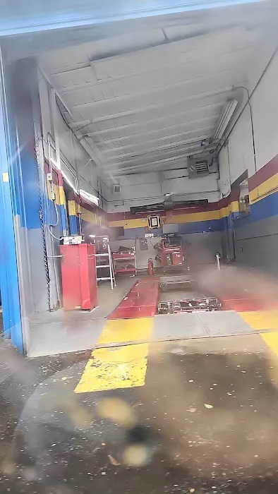 El Chamo Best Auto Repair. 9