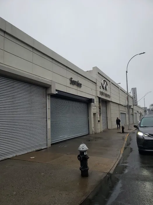 Kings INFINITI Service and Parts Center 3