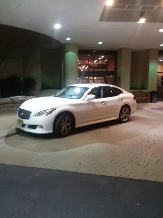 Kings INFINITI Service and Parts Center 8