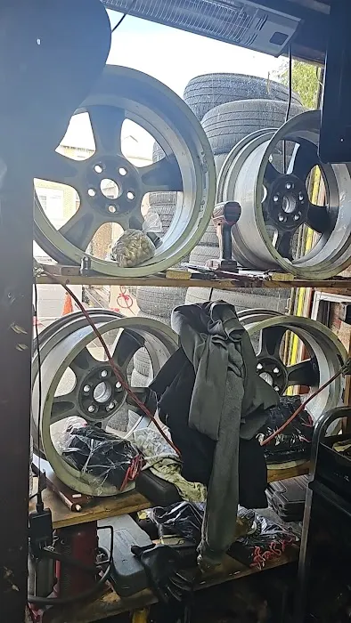 Hermanos Tire Shop 4