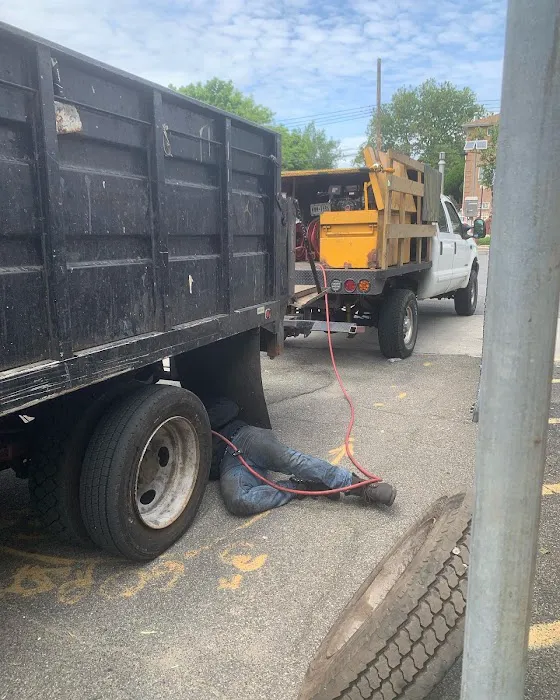 TRUCK TIRE & MOBILE TIRE SERVICE CENTER 9